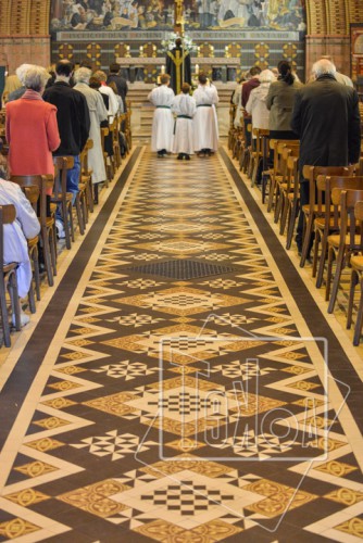 v,nef,église,notre-dame de lourdes,la madeleine,art déco