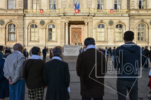 tekoaphotos, cercle de silence, soutien, sans-papiers, lyon, place, terreaux